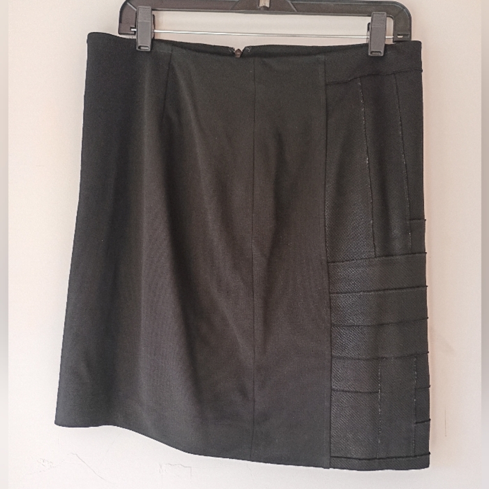 Cluny Black Textured Panel Skirt Women’s Size 10‎ Lined Minimalist Modern